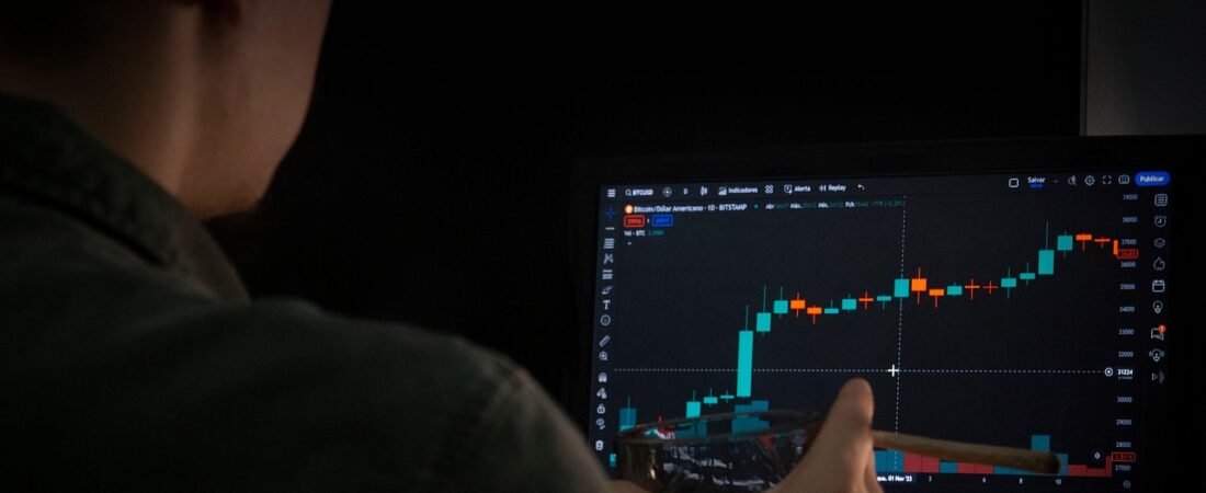 Bitcoin Price Slides to Two-Week Low as Liquidations Top $300 Million and Macro Pressure Builds